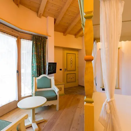 Otel Pontiglia 3*